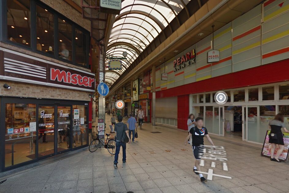 商店街を直進